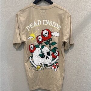 Graphic Tan T-Shirt with Skull and Rose Design size L NWT